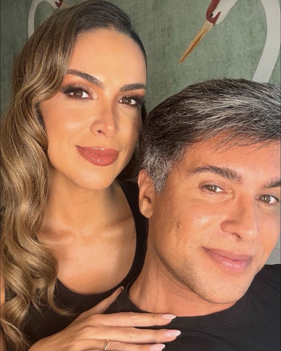 Cliente maquiada por G Junior